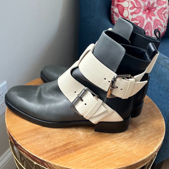 Pierre Hardy Double-Buckle Leather Ankle Boot Size 37 / Size 6.5 - Picture 1 of 9